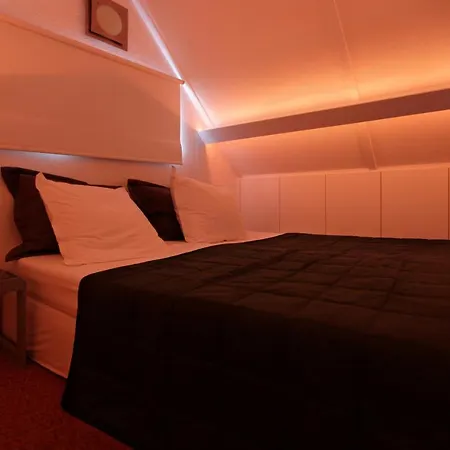 Seanooz - Wellness Overnachting Met Prive Bioscoop Aan Ferienhaus *