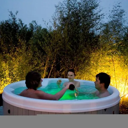 Seanooz - Wellness Overnachting Met Prive Bioscoop Aan Ferienhaus